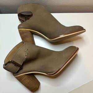 Dolce Vita Jacklyn Booties Stacked Heel Slingback Moss Womens Size 8 Never Worn